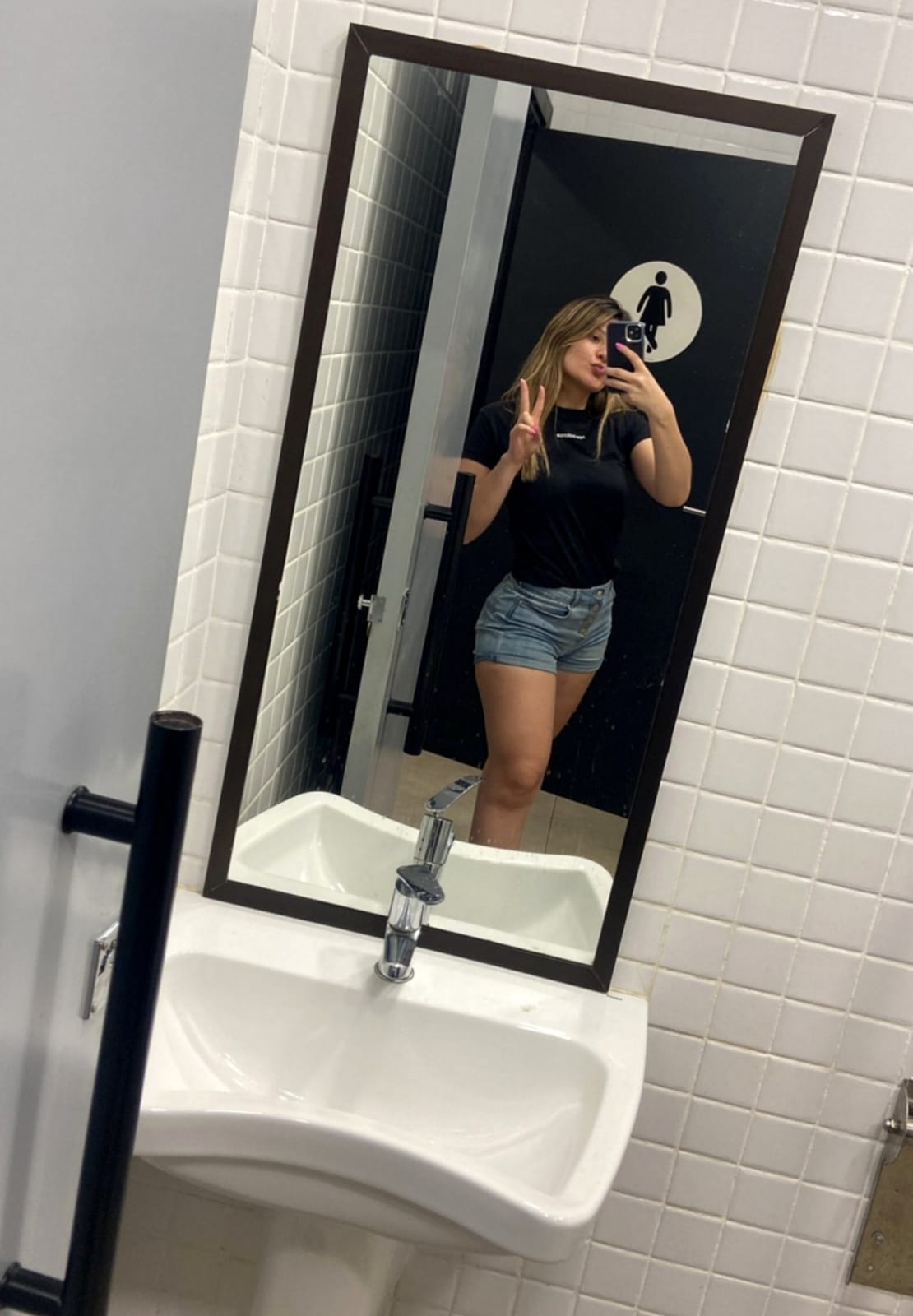 Esenyurt Masaj Salonu: Deneyimli Masözlerle Yenilenmenin Adresi